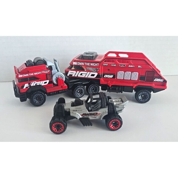 Hot Wheels BAJA BATTALION Semi-Truck with Car - Picture 1 of 12